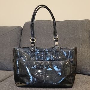Coach Black Patent Leather Shoulder Handbag Purse